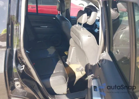 2017 Jeep Compass Latitude 4X4 из США, поврежденный, VIN 1C4NJDEB1HD122066